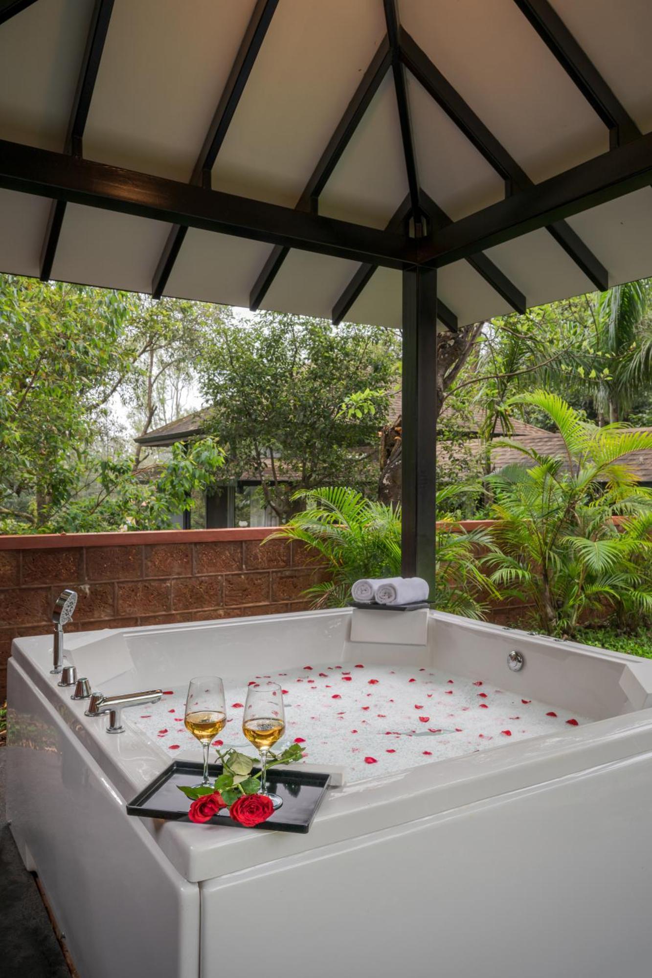 Saffronstays The Glasshouse, Panchgani - Beautiful Glass Villa For Couples Luaran gambar